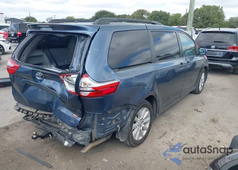 2017 Toyota Sienna Le 7 Passenger z USA, uszkodzony, nr VIN 5TDJZ3DC6HS153538